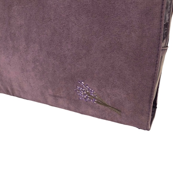 Lavender and Green Toiletries Travel Case - Picture 13 of 14